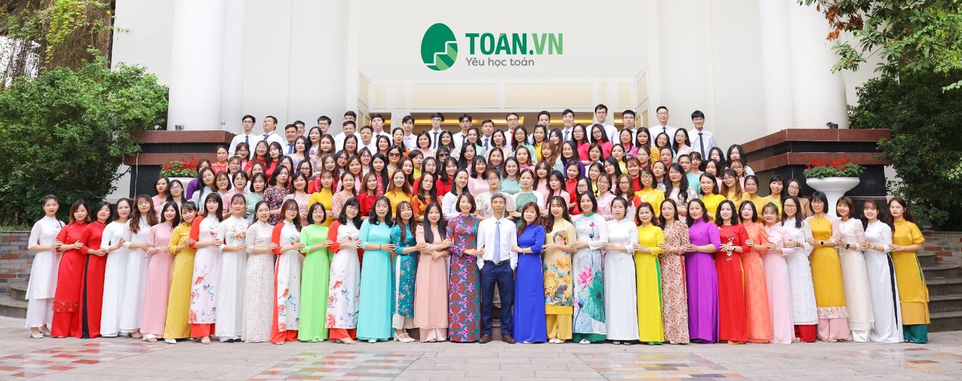 Tập thể đội ngũ giáo viên Toan.vn